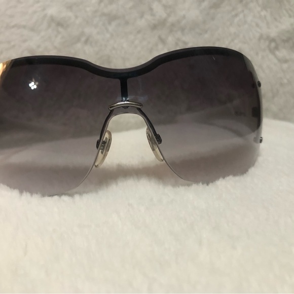 Authentic Gucci Sunglasses - Picture 11 of 12